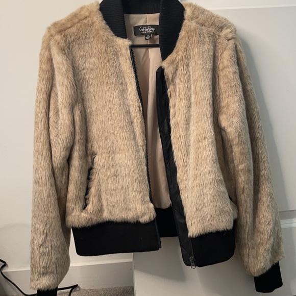 Faux fur bomber jacket - Picture 2 of 7